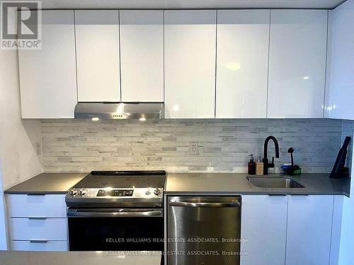 1307 - 2520 Eglinton Avenue W, Mississauga, ON - Indoor Photo Showing Kitchen