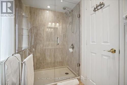 966 Sliver Birch Trail, Mississauga, ON - Indoor Photo Showing Bathroom