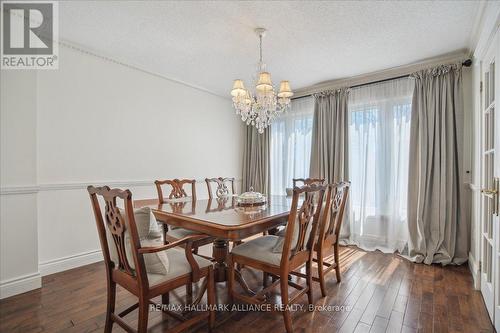 966 Sliver Birch Trail, Mississauga, ON - Indoor Photo Showing Dining Room