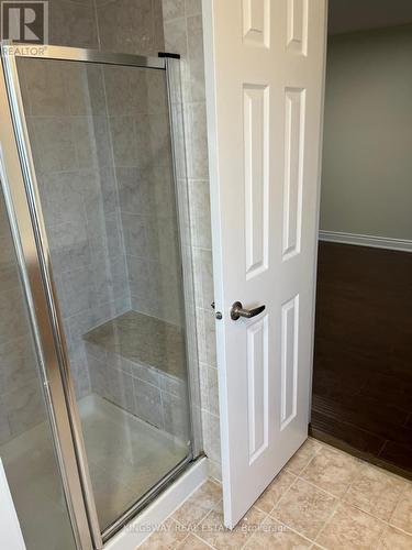 3938 Burdette Terrace, Mississauga, ON - Indoor Photo Showing Bathroom