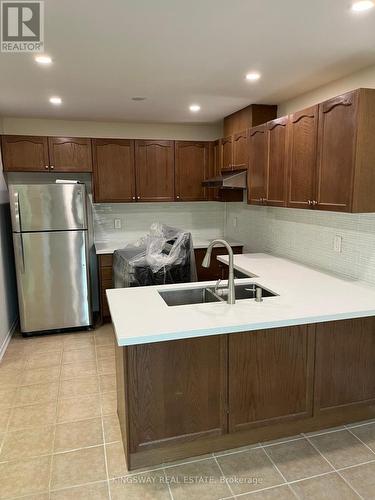 3938 Burdette Terrace, Mississauga, ON - Indoor Photo Showing Kitchen With Double Sink