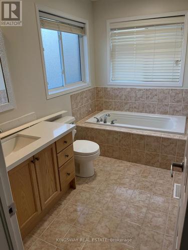 3938 Burdette Terrace, Mississauga, ON - Indoor Photo Showing Bathroom