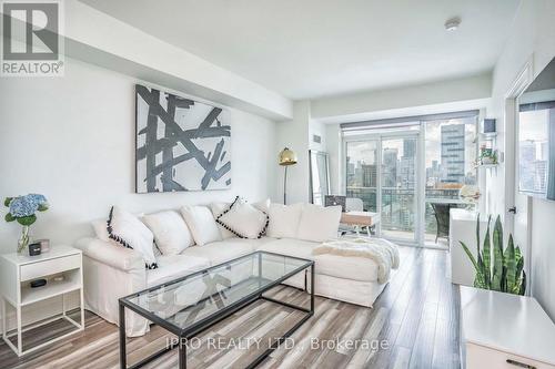 2102 - 112 George Street, Toronto, ON - Indoor Photo Showing Living Room