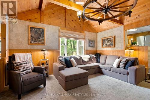 53B Forest Access Road, Parry Sound Remote Area, ON - Indoor Photo Showing Living Room