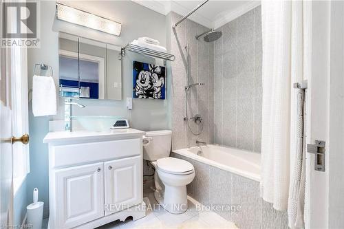 9 Shaldan Lane, Pelham, ON - Indoor Photo Showing Bathroom