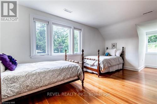 9 Shaldan Lane, Pelham, ON - Indoor Photo Showing Bedroom