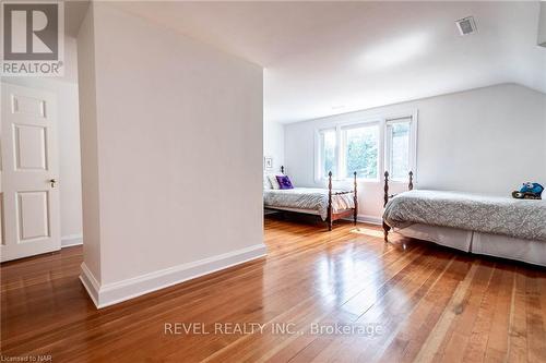 9 Shaldan Lane, Pelham, ON - Indoor Photo Showing Bedroom