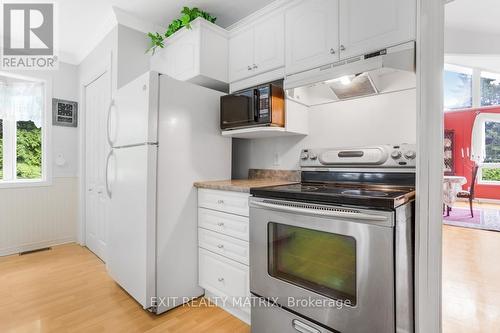 5765 Highway 34 Road, Prescott And Russell, ON - Indoor Photo Showing Kitchen