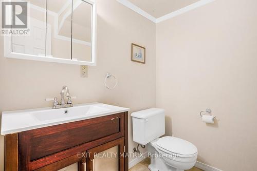 5765 Highway 34 Road, Prescott And Russell, ON - Indoor Photo Showing Bathroom