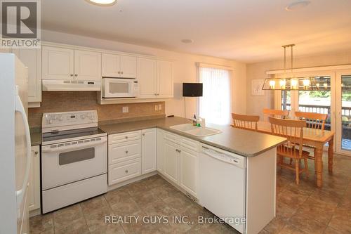 2452 Keitel Drive, Peterborough (Monaghan), ON - Indoor Photo Showing Kitchen