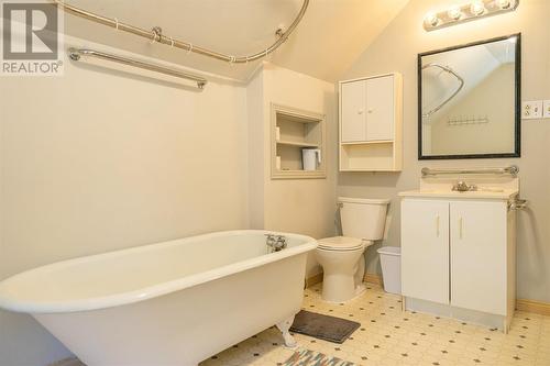 111 Albert St E, Sault Ste. Marie, ON - Indoor Photo Showing Bathroom