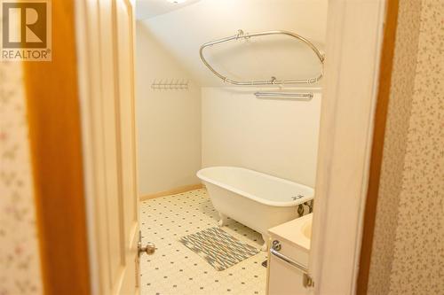 111 Albert St E, Sault Ste. Marie, ON - Indoor Photo Showing Bathroom