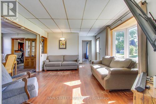 5984 3Rd Line, New Tecumseth, ON - Indoor Photo Showing Living Room