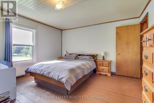 5984 3Rd Line, New Tecumseth, ON - Indoor Photo Showing Bedroom