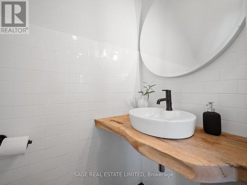 40 Fern Avenue, Toronto, ON - Indoor Photo Showing Bathroom