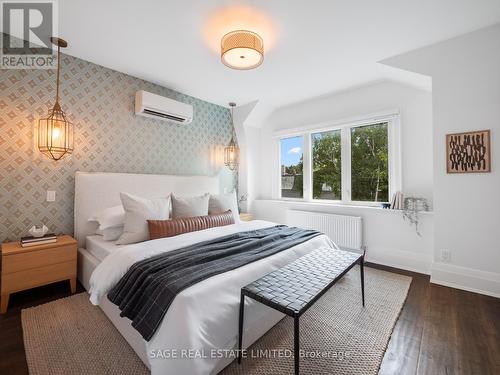 40 Fern Avenue, Toronto, ON - Indoor Photo Showing Bedroom