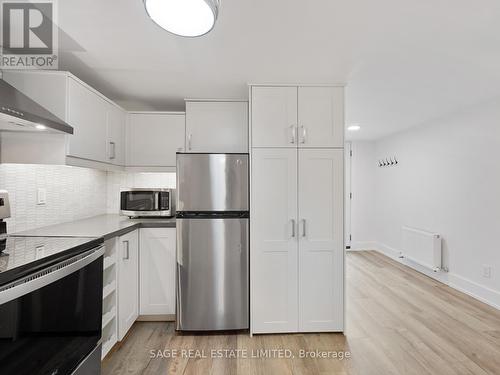 40 Fern Avenue, Toronto, ON - Indoor Photo Showing Kitchen