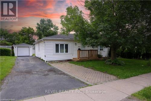 6610 Montrose Road, Niagara Falls, ON - Outdoor