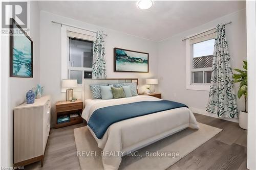 6610 Montrose Road, Niagara Falls, ON - Indoor Photo Showing Bedroom