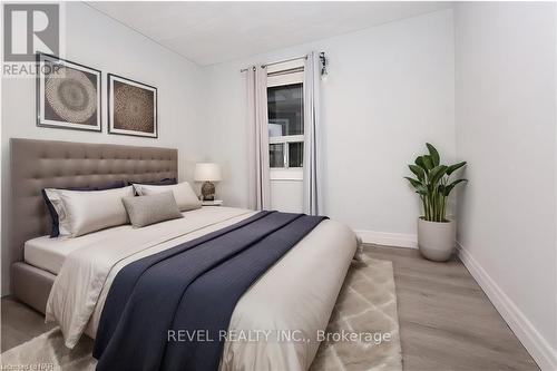 6610 Montrose Road, Niagara Falls, ON - Indoor Photo Showing Bedroom