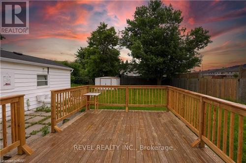 6610 Montrose Road, Niagara Falls, ON - Outdoor With Deck Patio Veranda