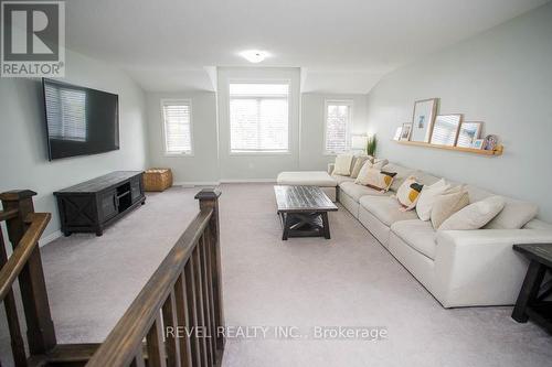 37 Nightingale Drive, Brantford, ON - Indoor Photo Showing Living Room