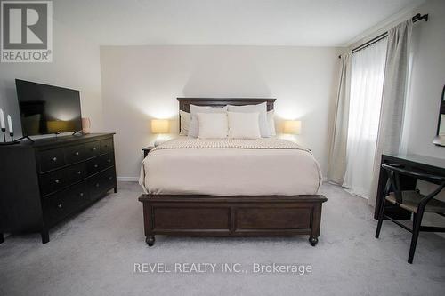 37 Nightingale Drive, Brantford, ON - Indoor Photo Showing Bedroom