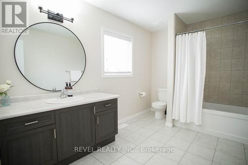 37 Nightingale Drive, Brantford, ON - Indoor Photo Showing Bathroom