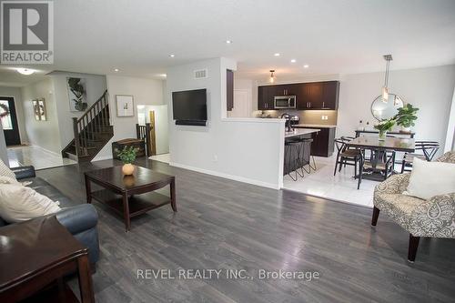 37 Nightingale Drive, Brantford, ON - Indoor Photo Showing Living Room