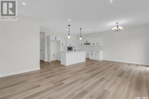 348 Leskiw Bend, Saskatoon, SK - Indoor Photo Showing Kitchen