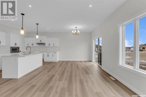 348 Leskiw Bend, Saskatoon, SK - Indoor Photo Showing Kitchen