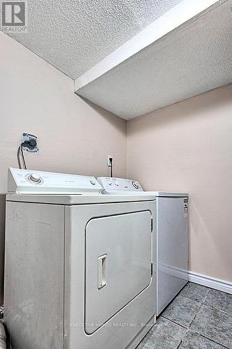 5339 Hollypoint Avenue, Mississauga, ON - Indoor Photo Showing Laundry Room