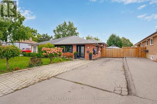 10 Albion Crescent, Brampton, ON - Outdoor