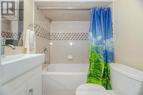 10 Albion Crescent, Brampton, ON - Indoor Photo Showing Bathroom