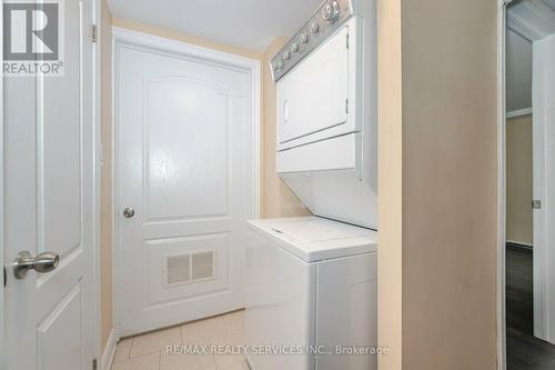 10 Albion Crescent, Brampton, ON - Indoor Photo Showing Laundry Room