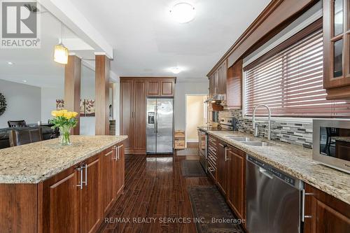 10 Albion Crescent, Brampton, ON - Indoor Photo Showing Kitchen With Double Sink