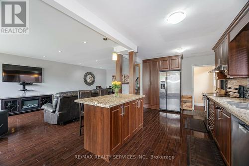 10 Albion Crescent, Brampton, ON - Indoor Photo Showing Kitchen With Double Sink