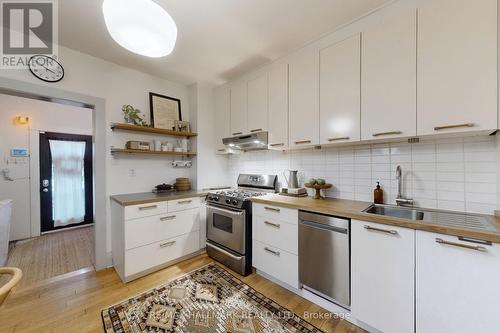 925 Palmerston Avenue, Toronto, ON - Indoor Photo Showing Kitchen With Upgraded Kitchen