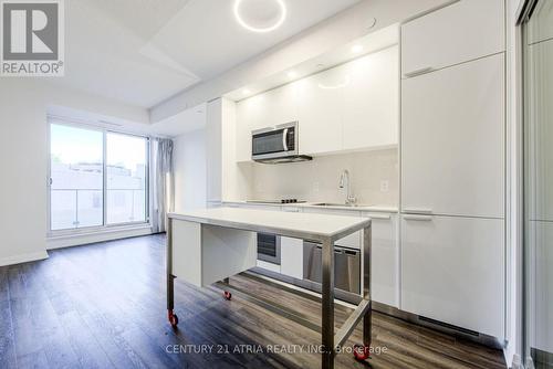 317 - 75 Canterbury Place, Toronto, ON - Indoor Photo Showing Kitchen