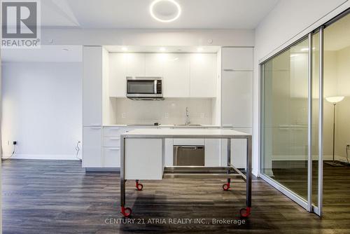 317 - 75 Canterbury Place, Toronto, ON - Indoor Photo Showing Kitchen