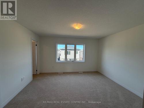 30 Selection Heights, Thorold, ON - Indoor Photo Showing Other Room