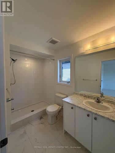 30 Selection Heights, Thorold, ON - Indoor Photo Showing Bathroom