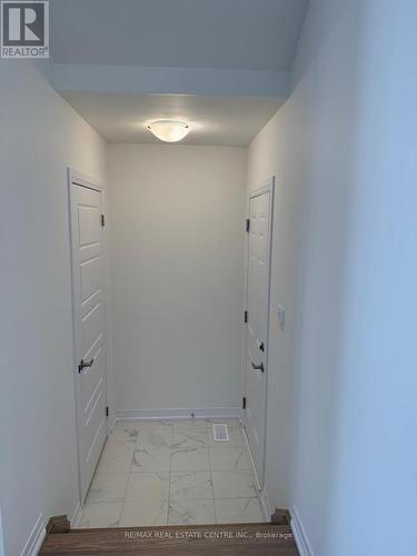 30 Selection Heights, Thorold, ON - Indoor Photo Showing Other Room