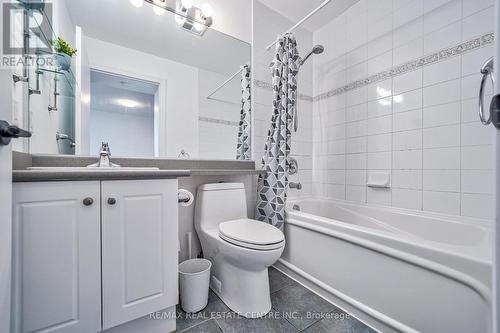 1604 - 1359 Rathburn Road E, Mississauga, ON - Indoor Photo Showing Bathroom