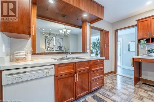 242 Glendale Avenue N, Hamilton, ON - Indoor Photo Showing Kitchen