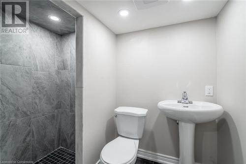 242 Glendale Avenue N, Hamilton, ON - Indoor Photo Showing Bathroom