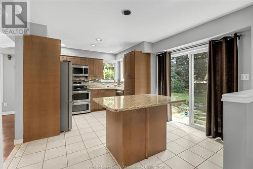 4700 Wembley, Windsor, ON - Indoor Photo Showing Kitchen