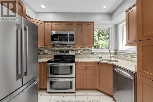 4700 Wembley, Windsor, ON - Indoor Photo Showing Kitchen