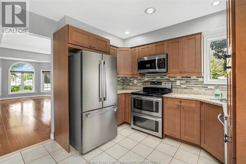 4700 Wembley, Windsor, ON - Indoor Photo Showing Kitchen