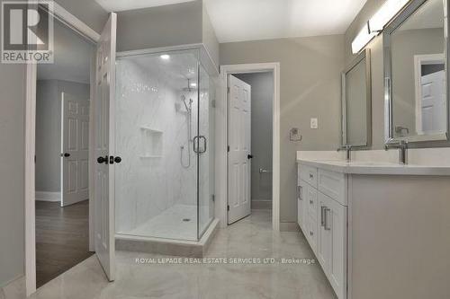 4584 Glastonbury Place, Mississauga, ON - Indoor Photo Showing Bathroom